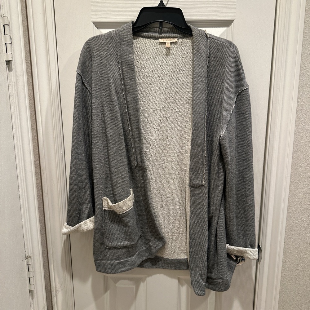 Bordeaux Textured Gray Knit Top